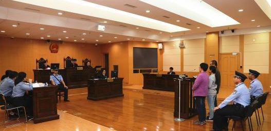 假冒商标泛滥，13名被告人在沪被公诉！.png